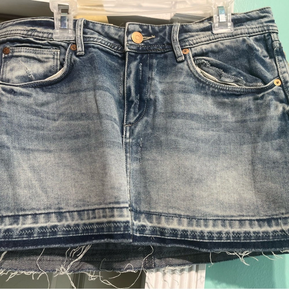 New Women H&M Denim Mini Skirt with Frayed Hem